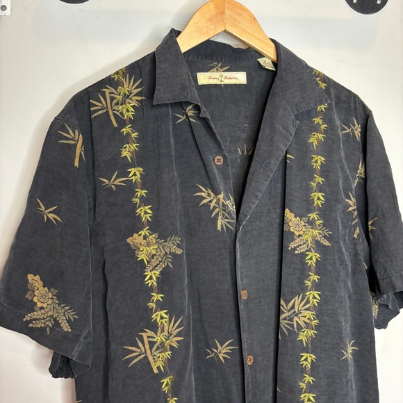 Tommy Bahama Silk Hawaiian Polo Shirt - Picture 5 of 8